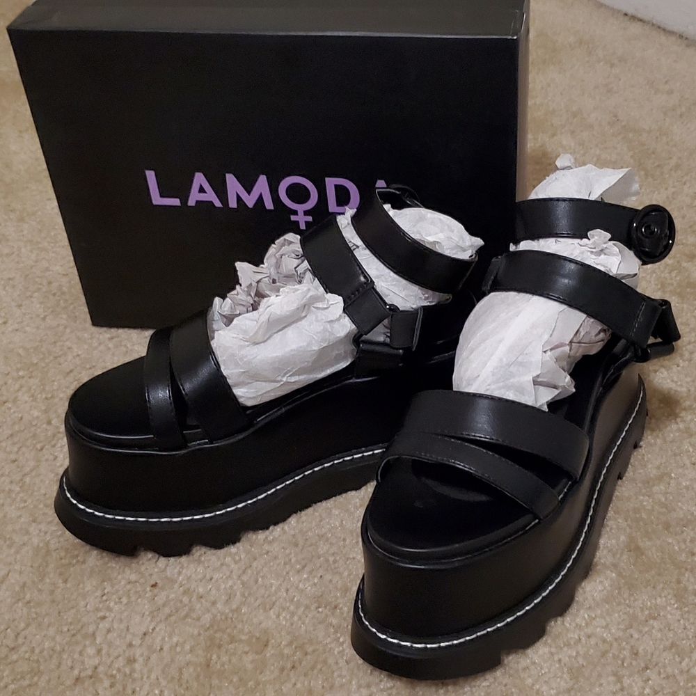 NWOT Lamoda 3.5" Platform Sandals